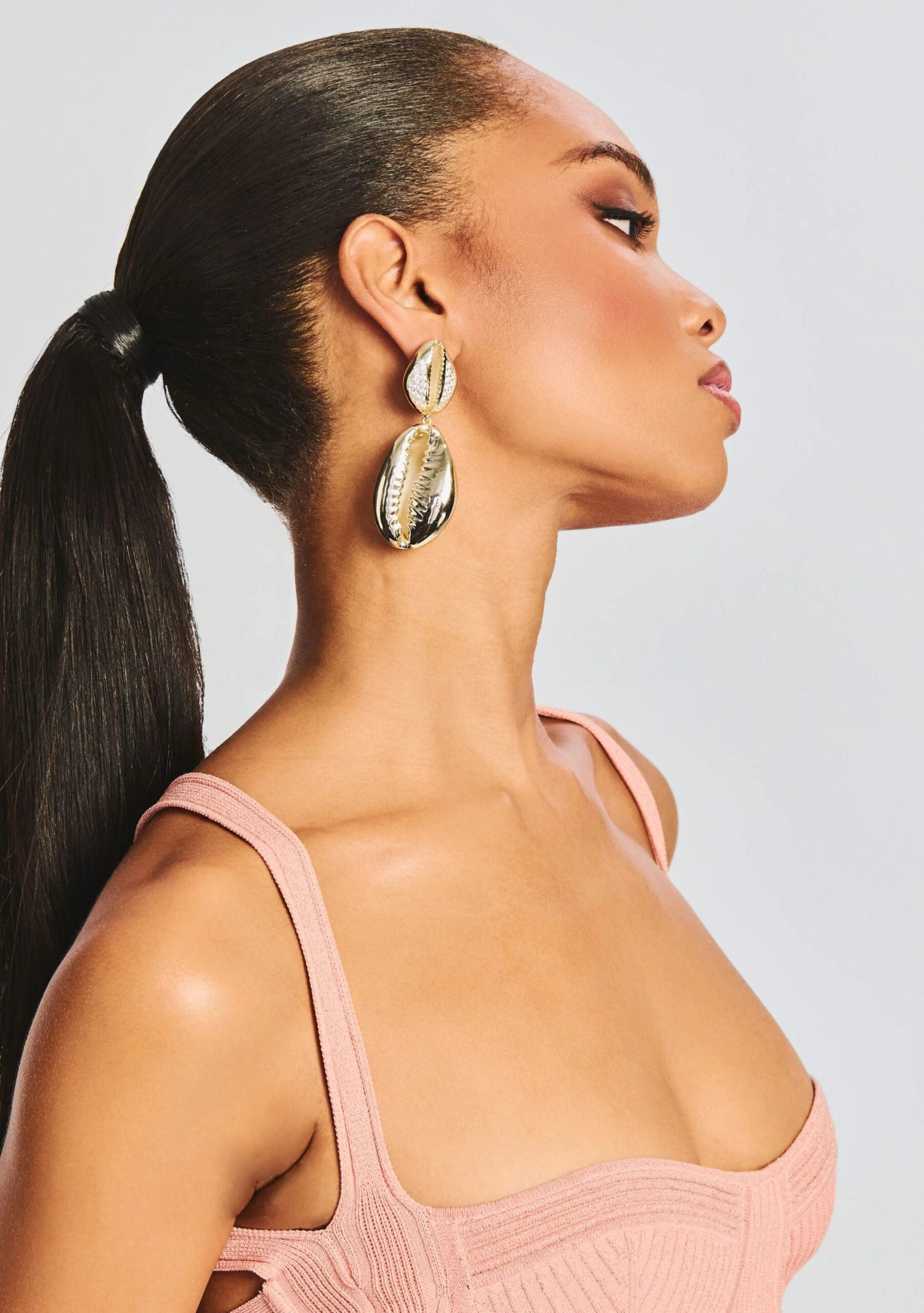 Vida Shell Earrings - Image 2